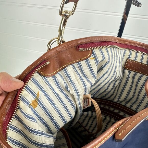 DOONEY & BOURKE Wayfarer Navy Blue Nylon Zip Hobo Leather Shoulder Bag Purse - Picture 11 of 16